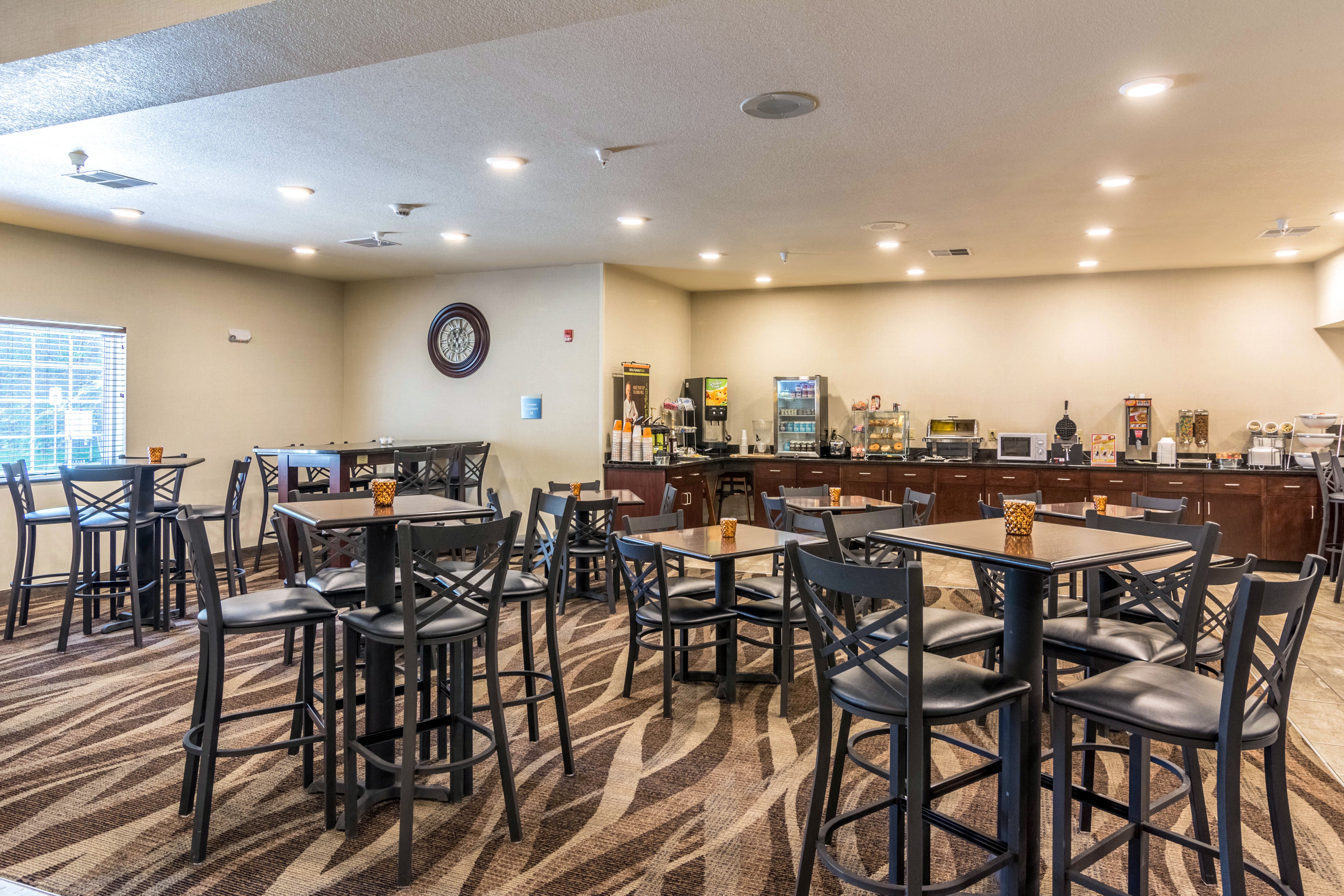 Cobblestone Hotel and Suites - Erie 37/50