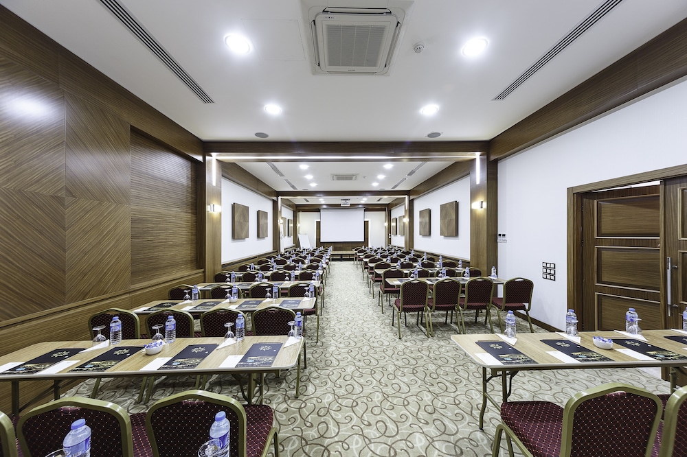 Dilek Kaya Hotel Special Class 47/71