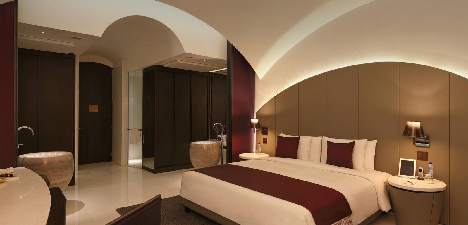 Roseate, Suite, King Bed، The Roseate New Delhi 2/3