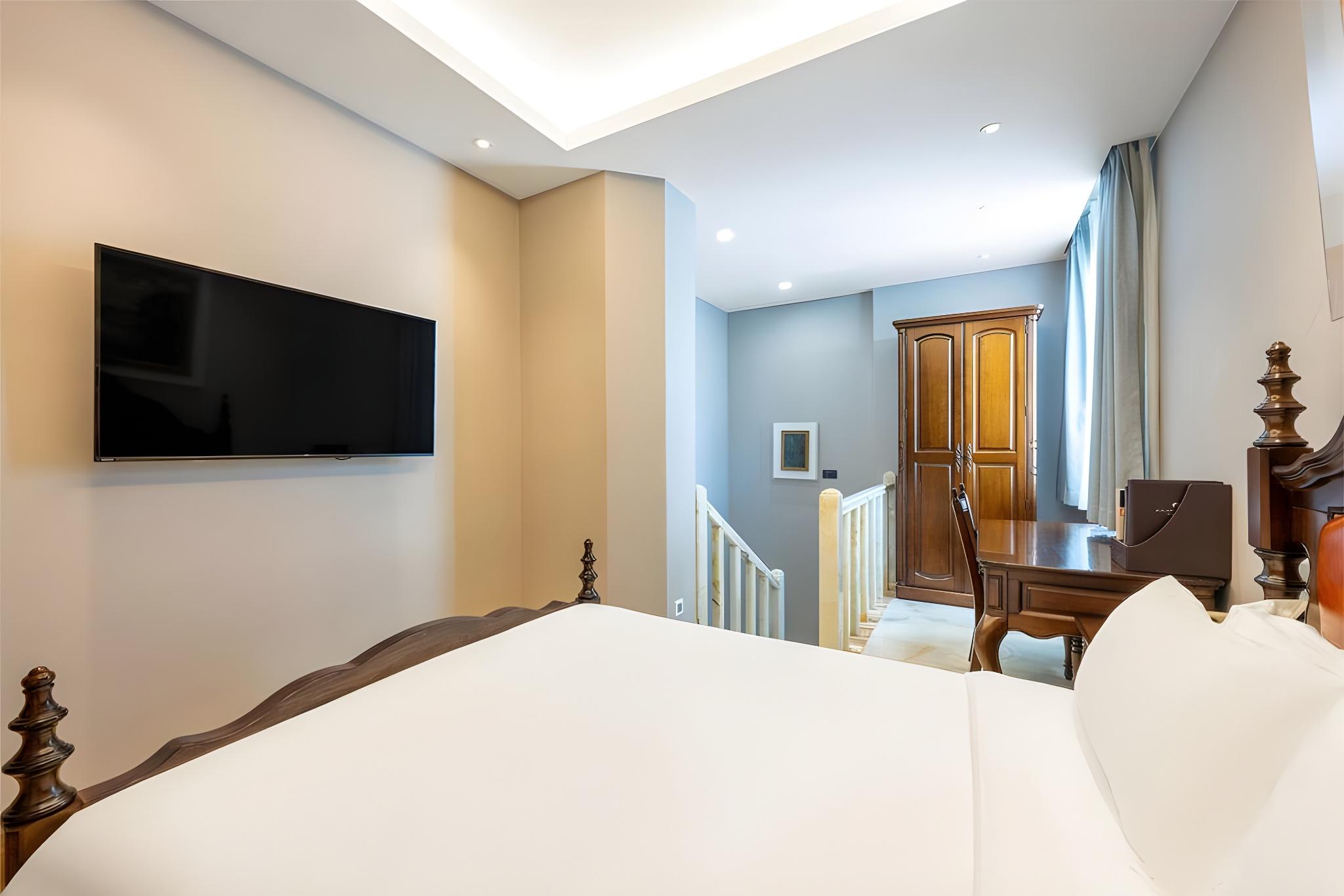 Garden, Loft, Suite