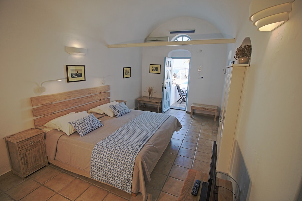 Aethrio Sunset Village Oia 18/87