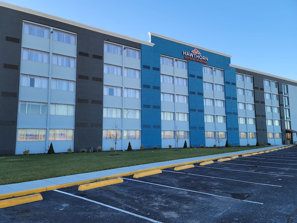 Hawthorn Suites by Wyndham Wichita Airport 40/44