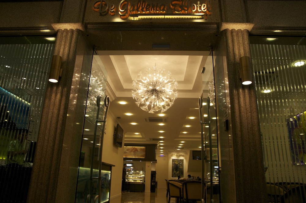 De Galleria Hotel 2/28