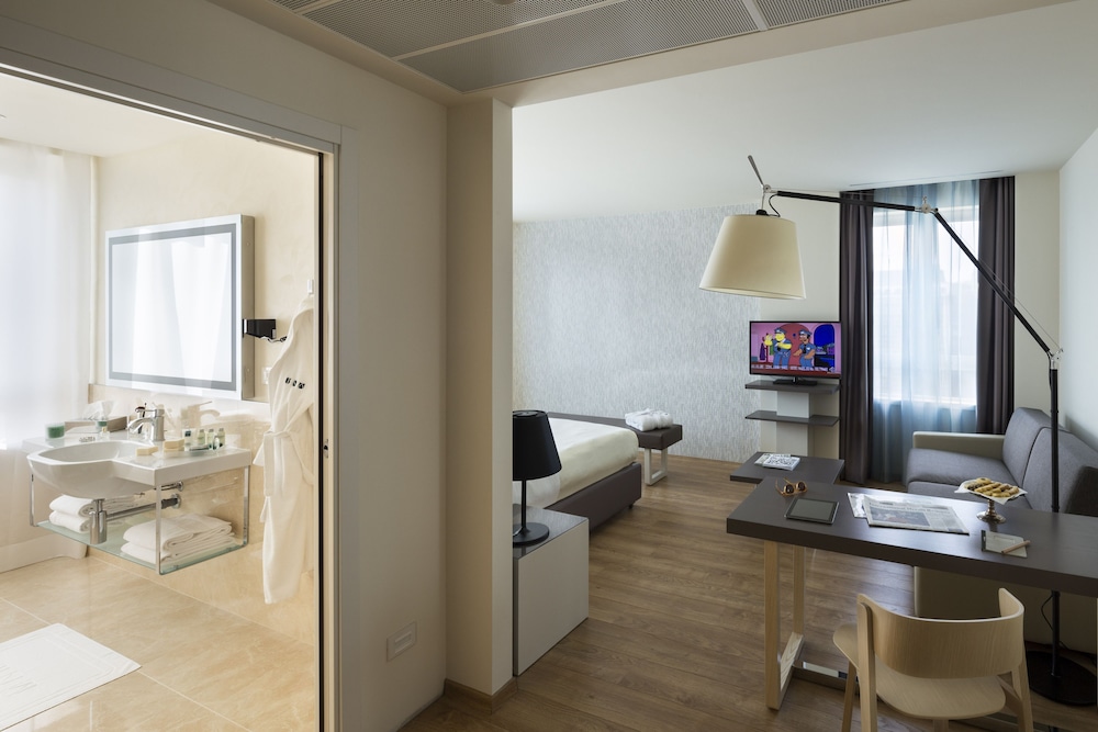Unahotels Century Milan 31/50