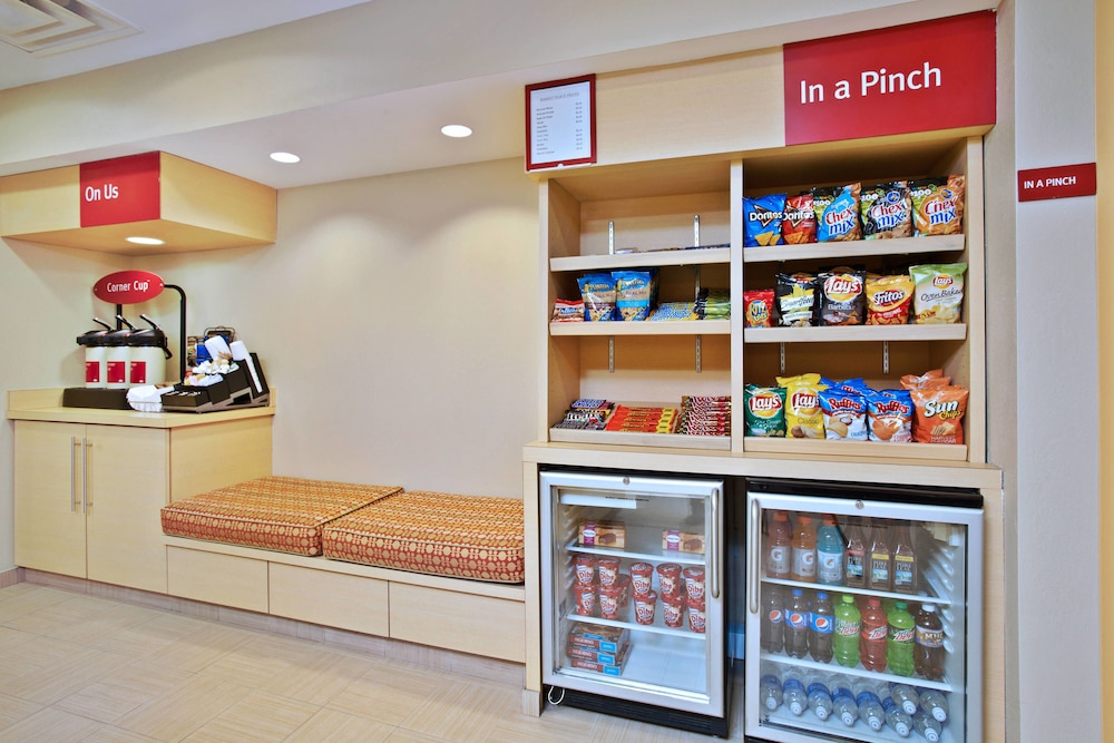 TownePlace Suites Republic Airport Long Island/Farmingdale 32/37