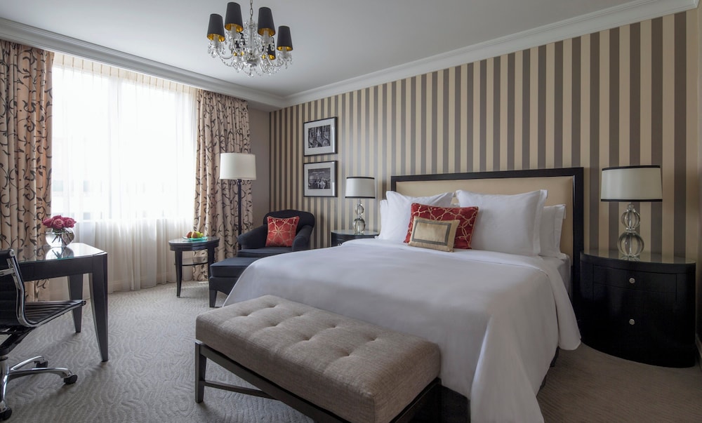SUPERIOR, KING BED