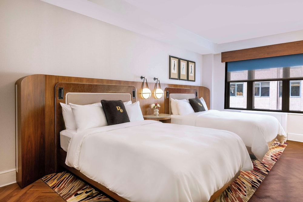 DELUXE, STUDIO, 2 DOUBLE BEDS