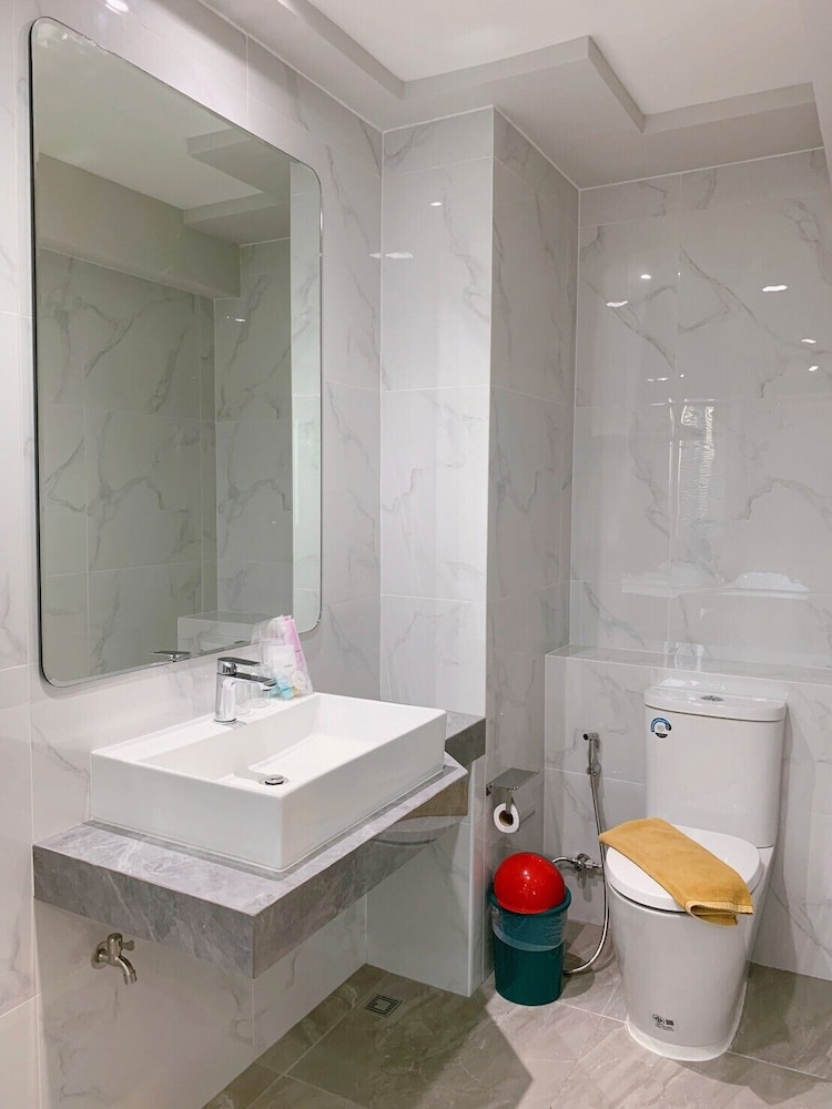 Miloft Sathorn Hotel 48/49