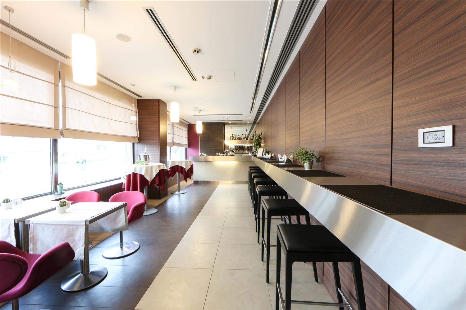 restaurant cafeteria