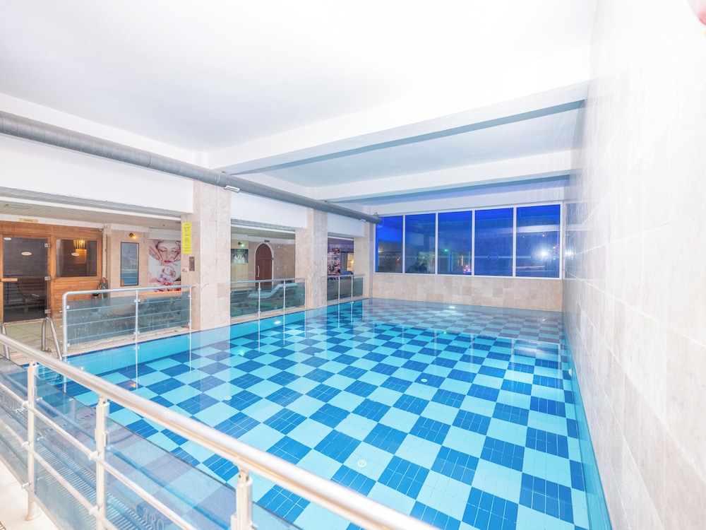 Arora Hotel 24/50