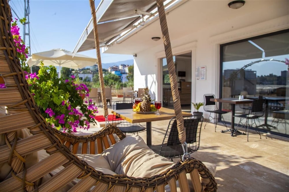 Demyra Boutique Hotel 20/28