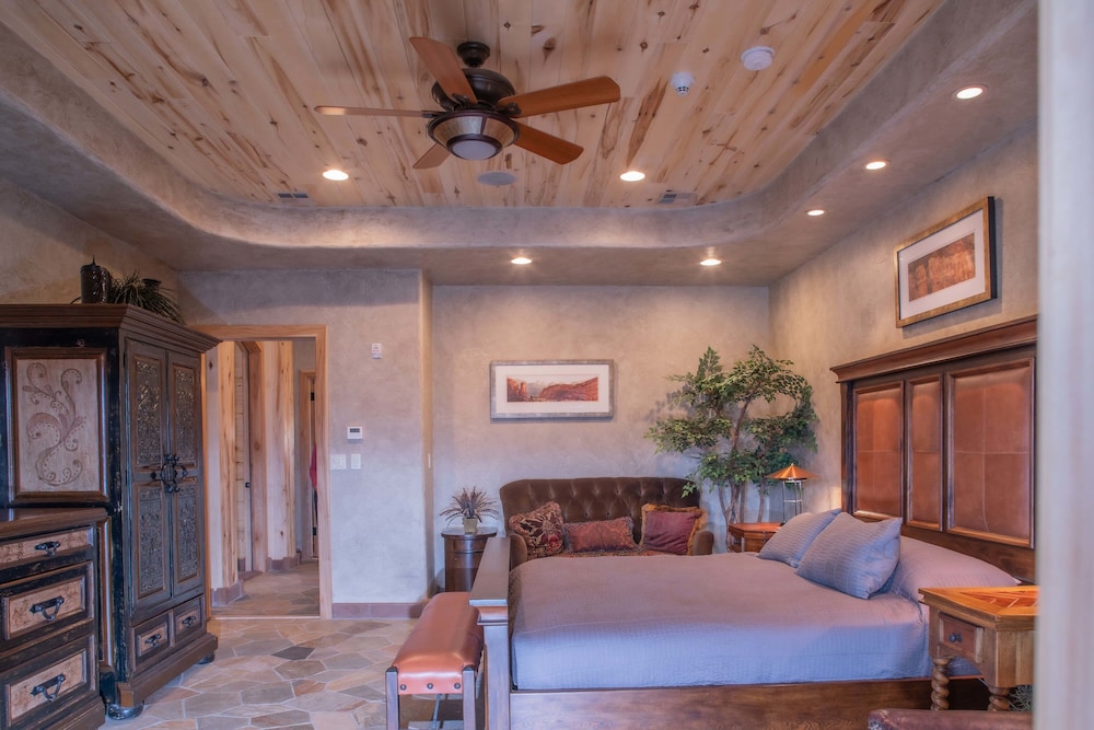 Cougar Ridge Lodge 10/79