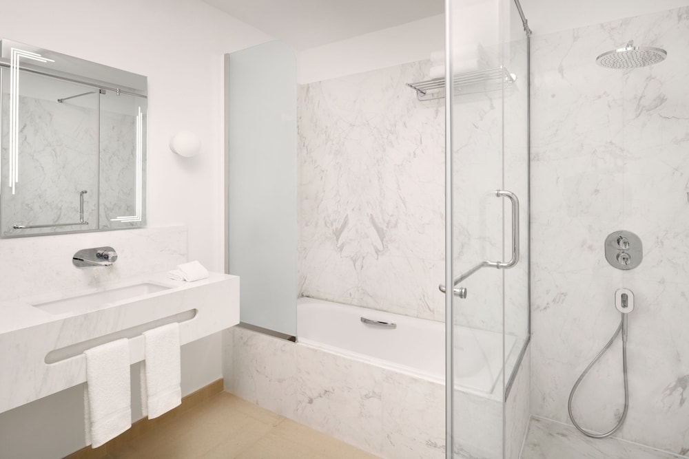 Element West Bay Doha 50/50