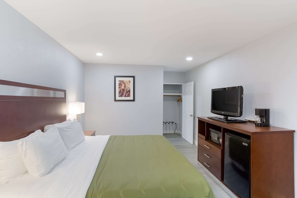 Standard, King Bed