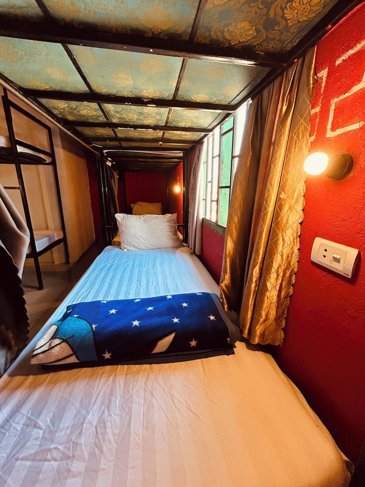 Vang Vieng Rock Backpacker Hostel 16/48