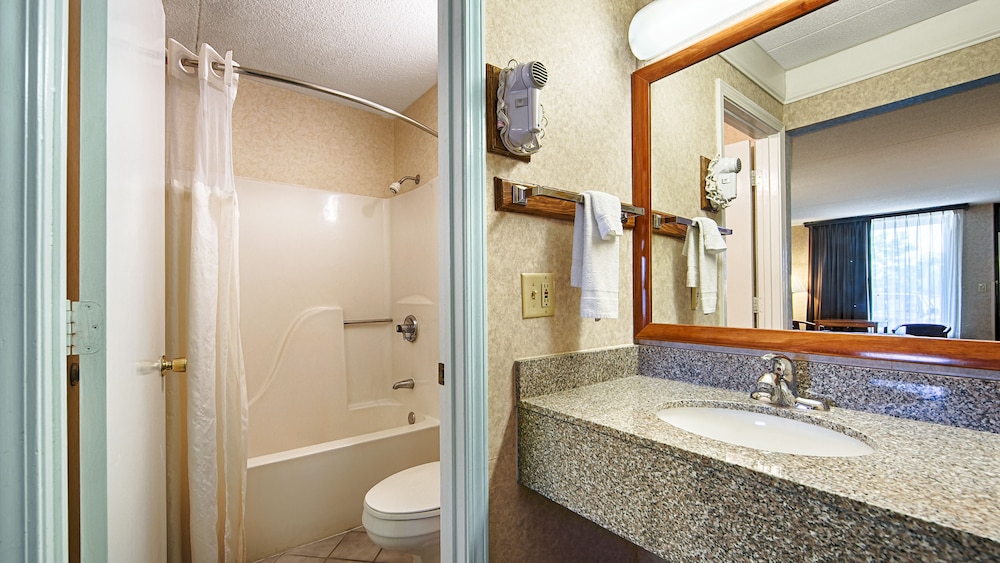 Days Inn by Wyndham Columbia Kentucky 50/52