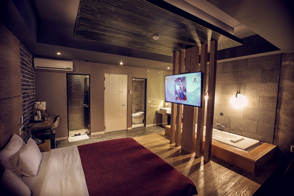 Hotel 109 40/73