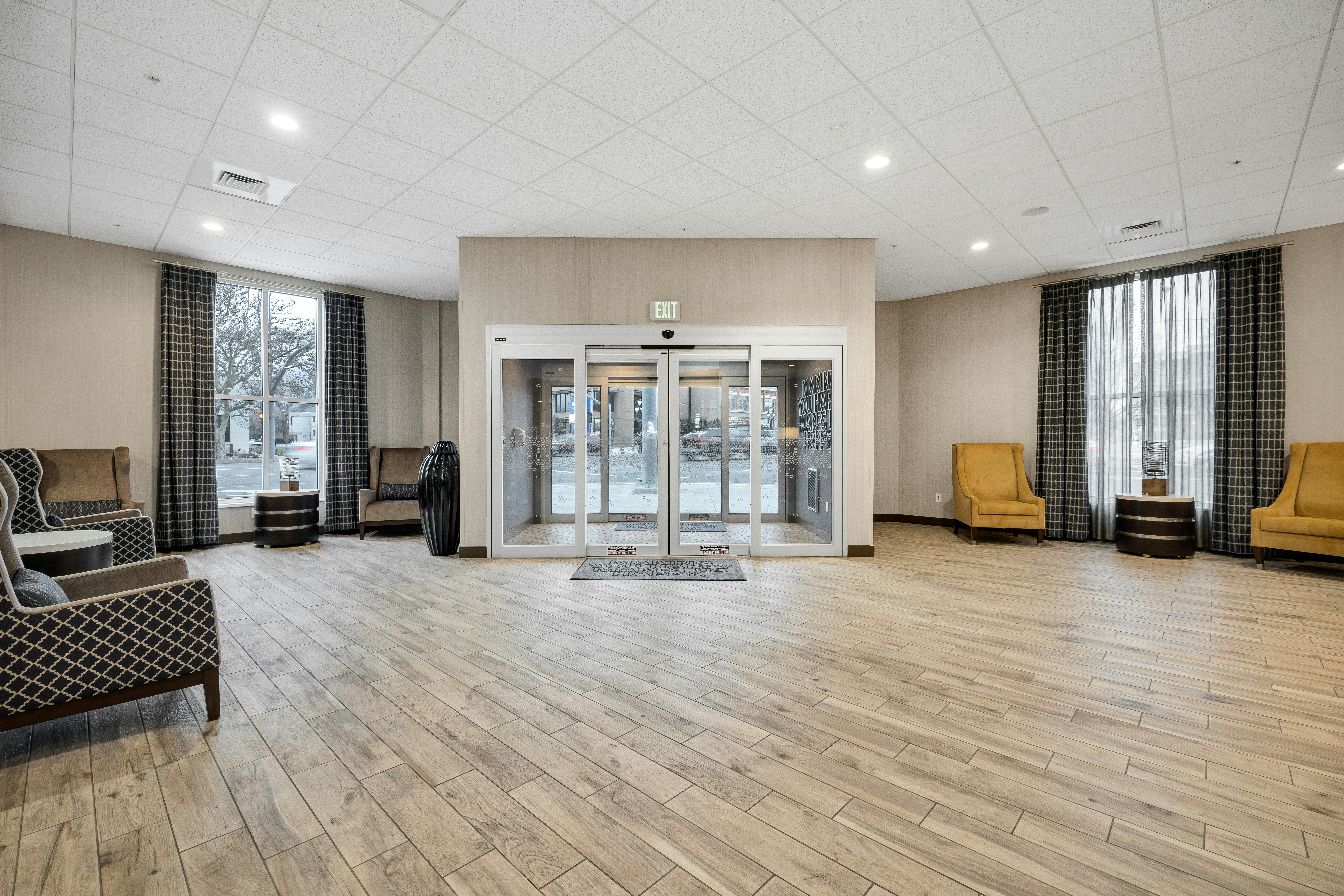 Hampton Inn & Suites Logan 40/48