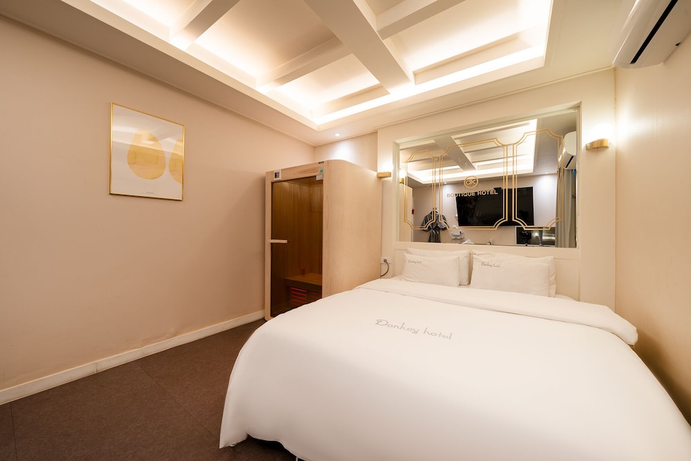DK Hotel 24/55