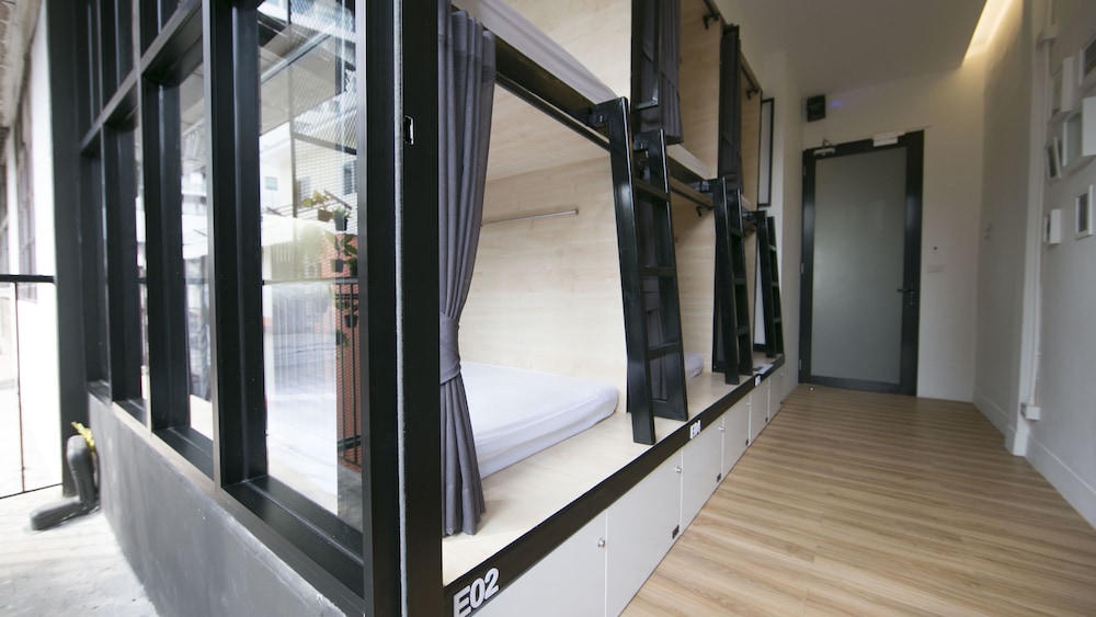 Lamurr Sukhumvit 41 28/51