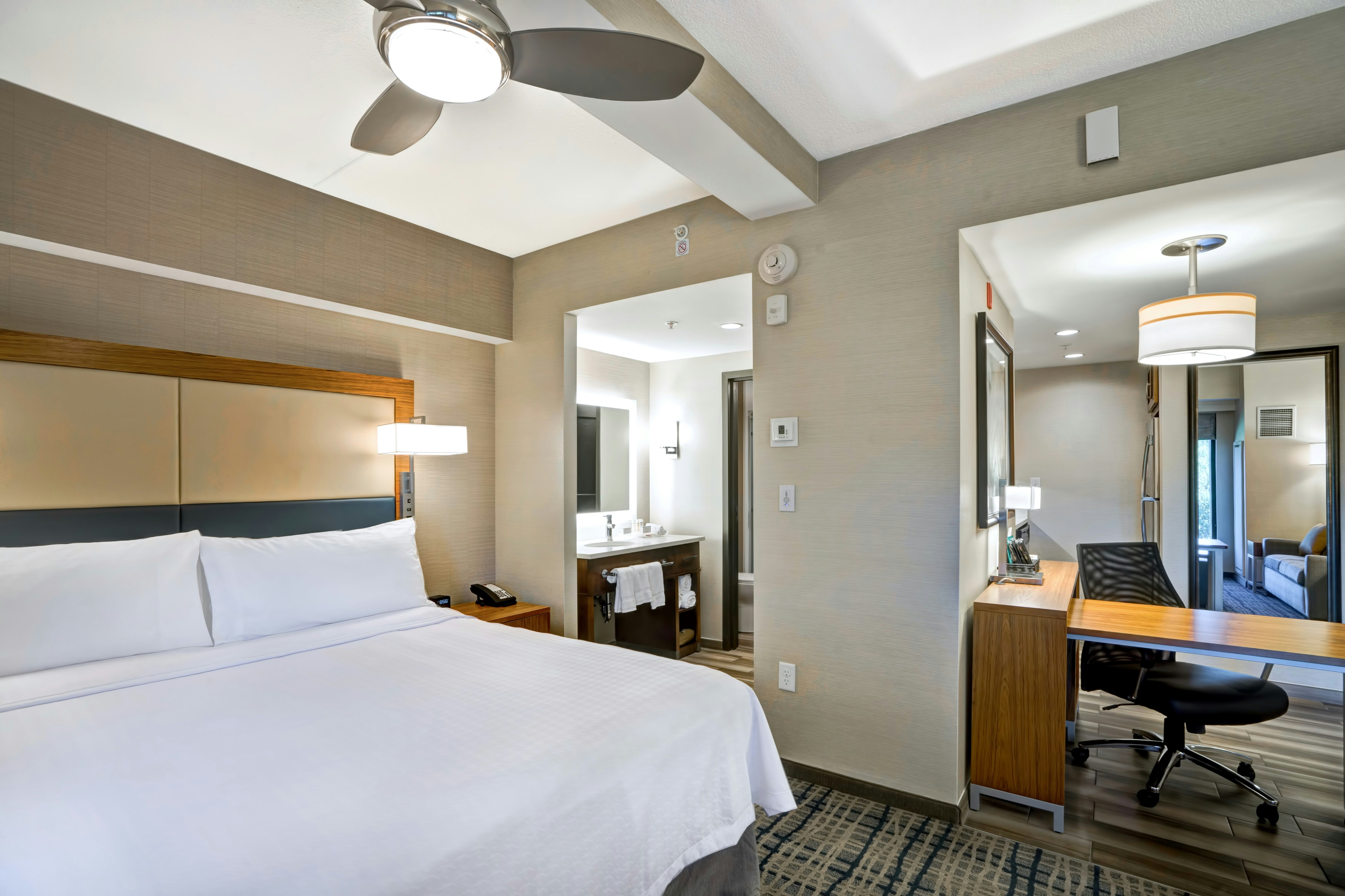 Homewood Suites by Hilton Boston Brookline Longwood Medical 12/67