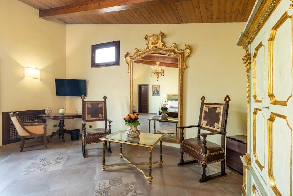Villa Del Gattopardo Suites & Spa 35/50