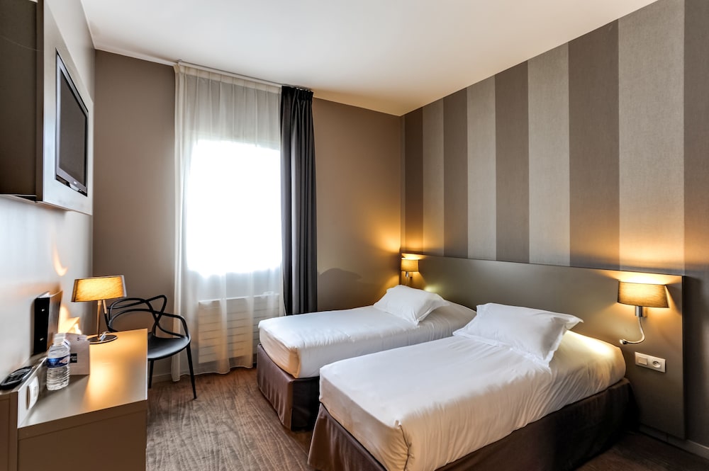 Brit Hotel Binic 13/60