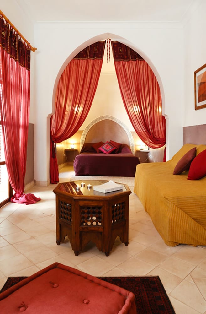 Riad Marelia 24/33