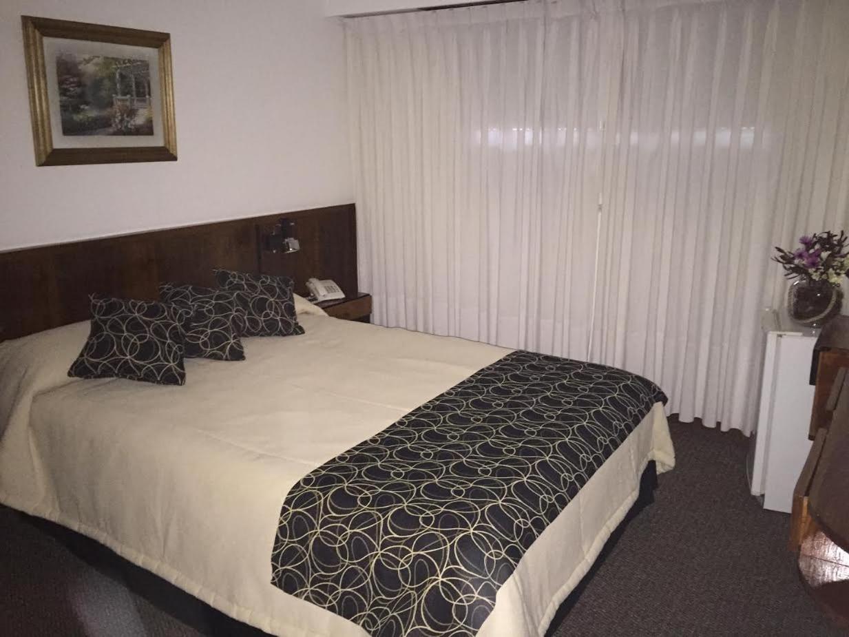 Hotel Morales 13/40