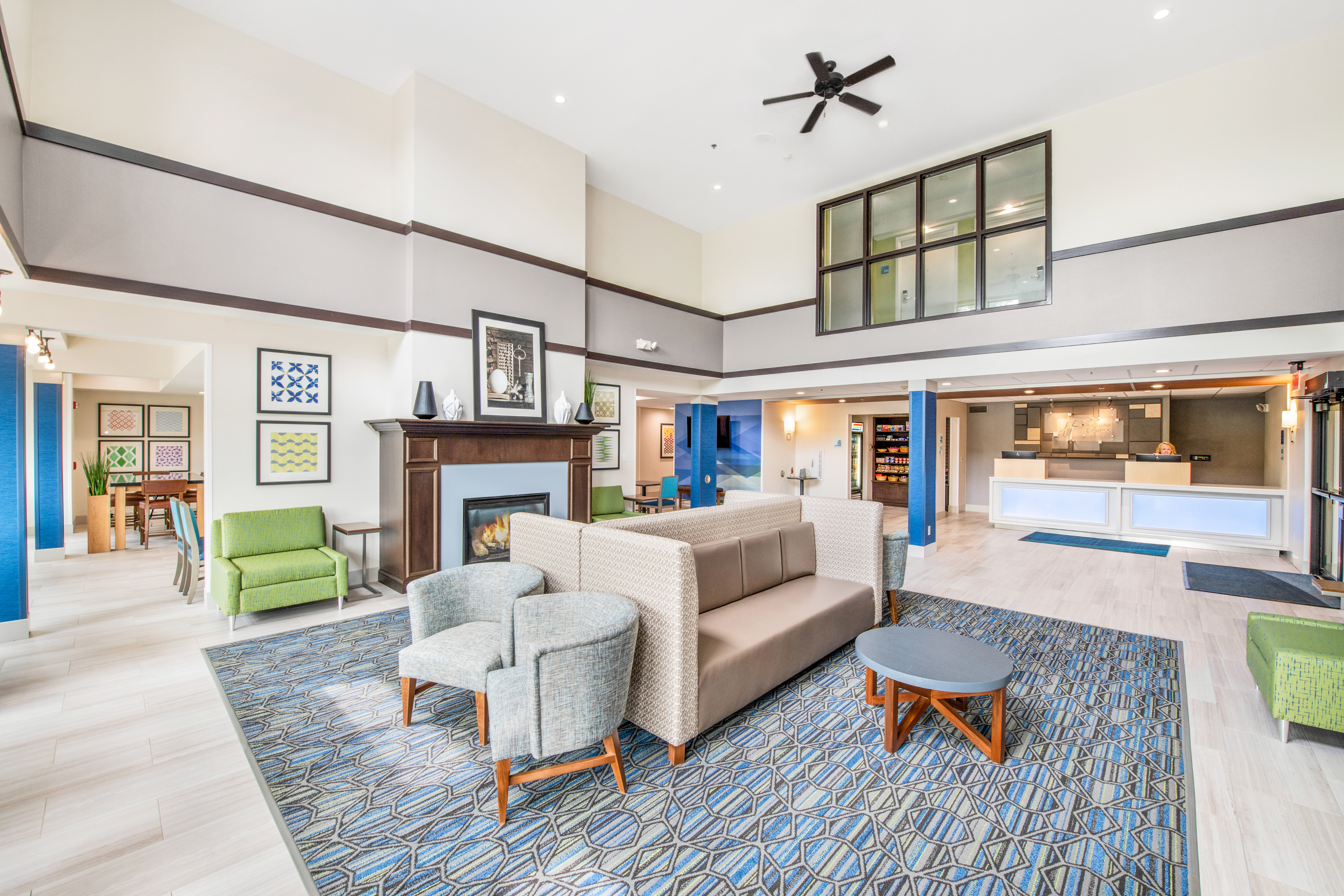 Holiday Inn Express Suites Delafield 21/36