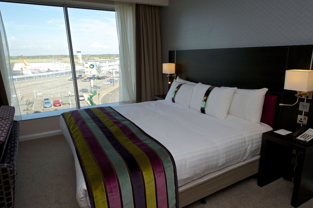 Holiday Inn Southend 13/77