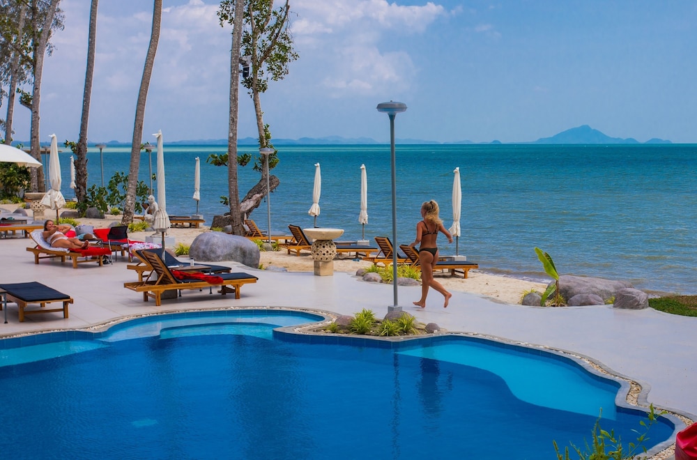 Villa Cha Cha Krabi Beachfront Resort 67/69