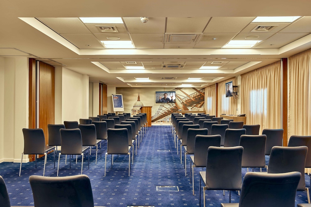 Holiday Inn Express London - Stratford by IHG 51/76
