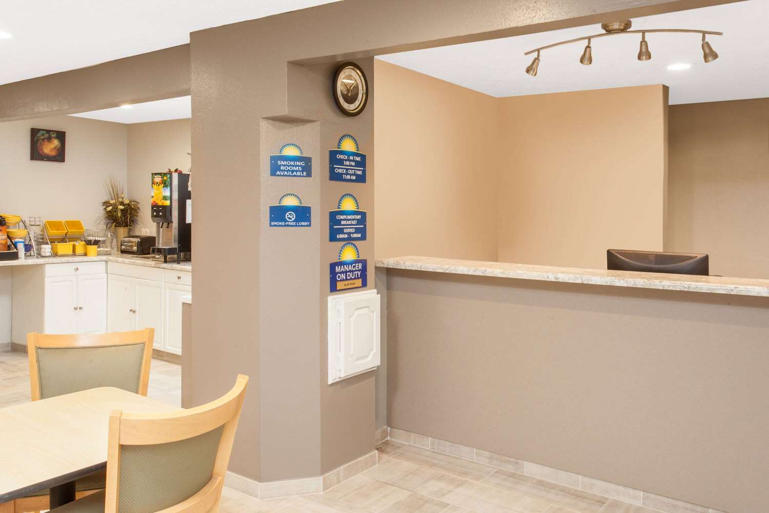 Days Inn by Wyndham Farmer City 3/9