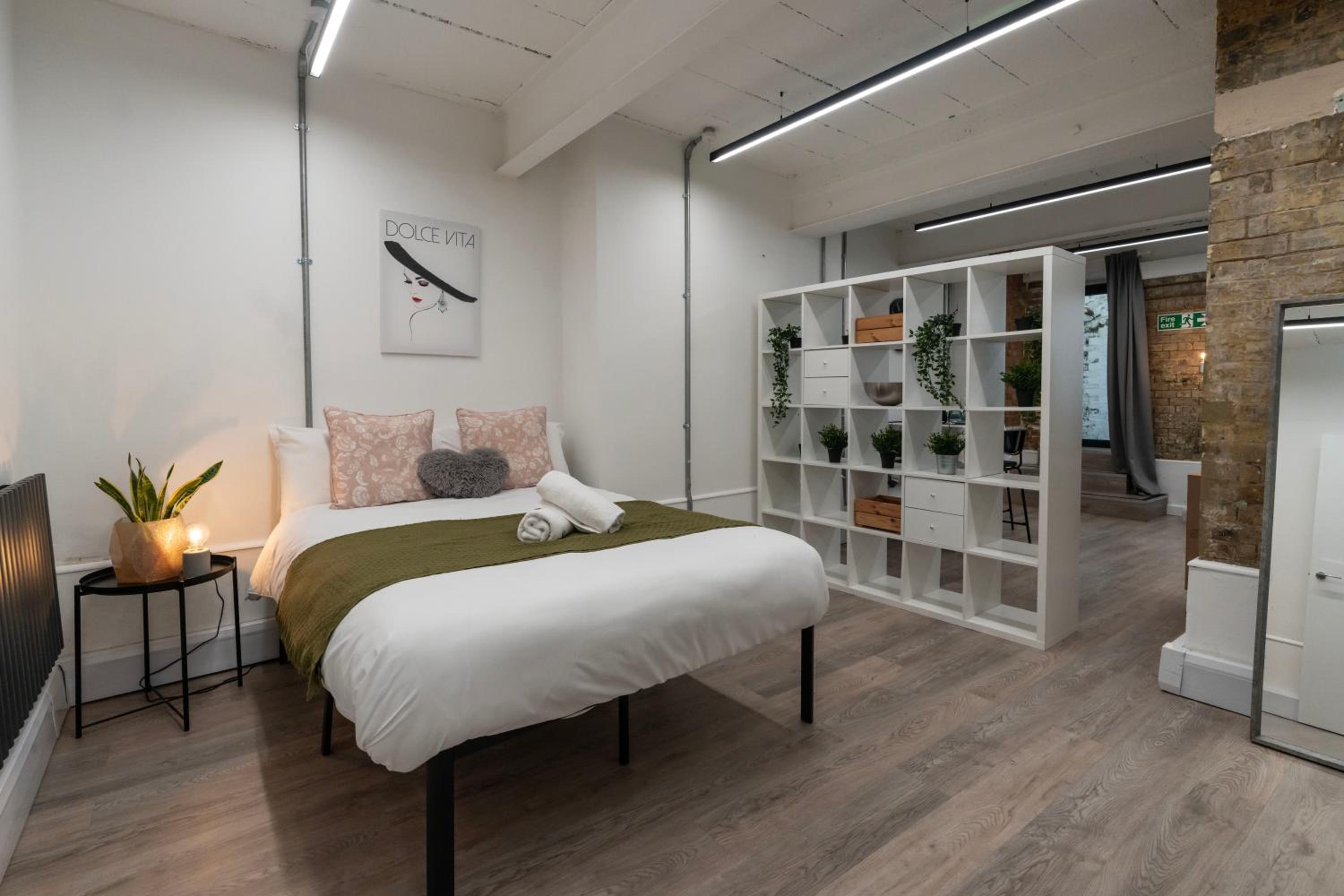 Shoreditch Apartments by PrimeCityHosts 8/37
