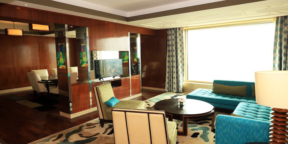 Crowne Plaza New Delhi Okhla 40/66
