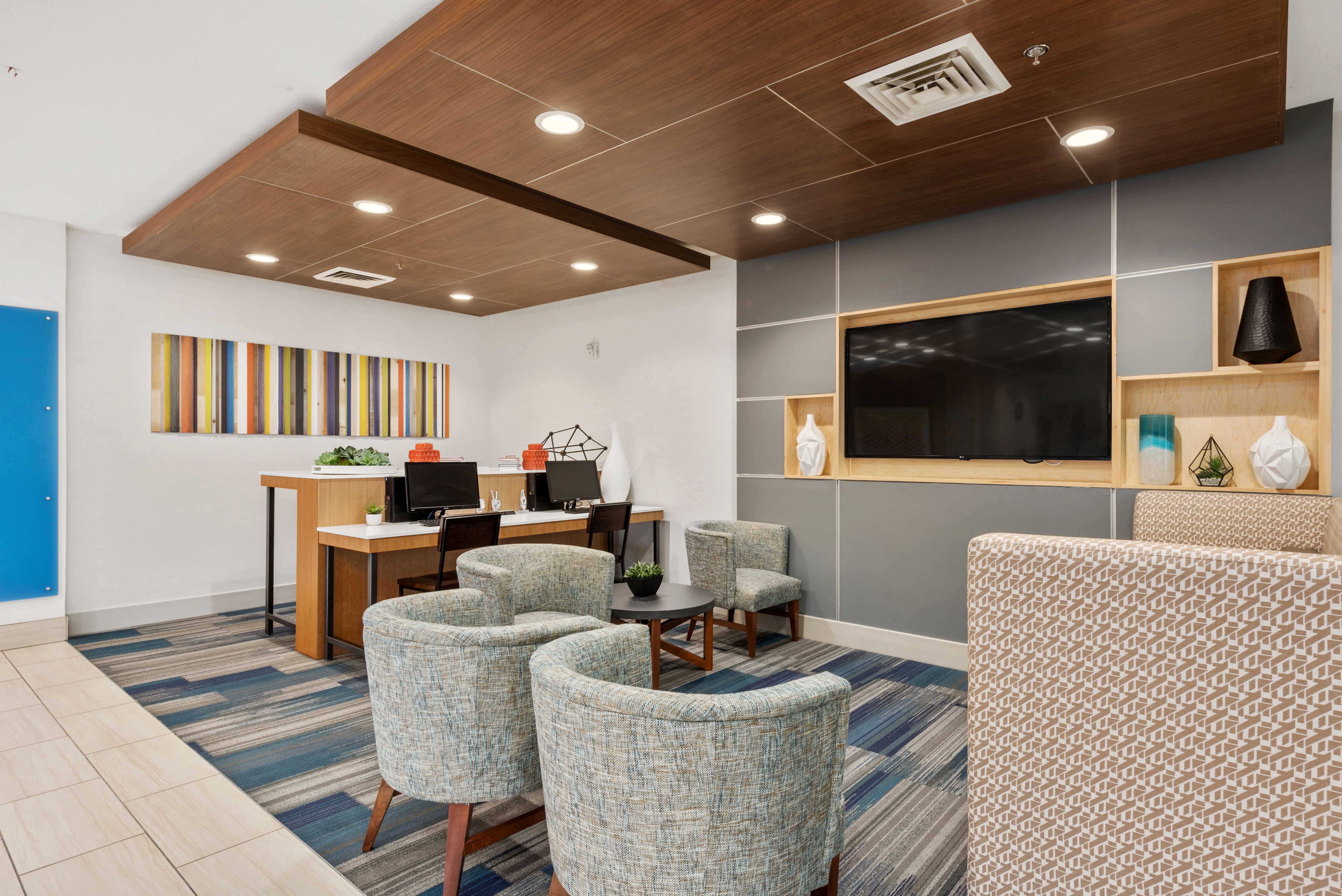 Holiday Inn Express & Suites Salt Lake City West Valley 17/28
