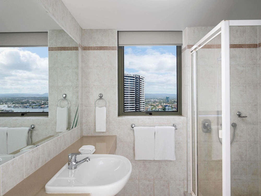 غرفة بسرير كينج، Mantra Sun City Surfers Paradise 5/5
