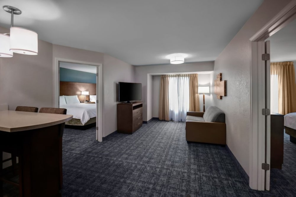 Staybridge Suites Southgate Detriot Area 35/54