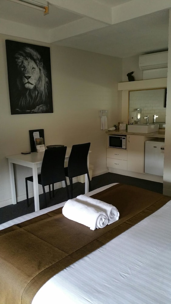 Standard, Queen Bed, Bidgee Motor Inn 4/5