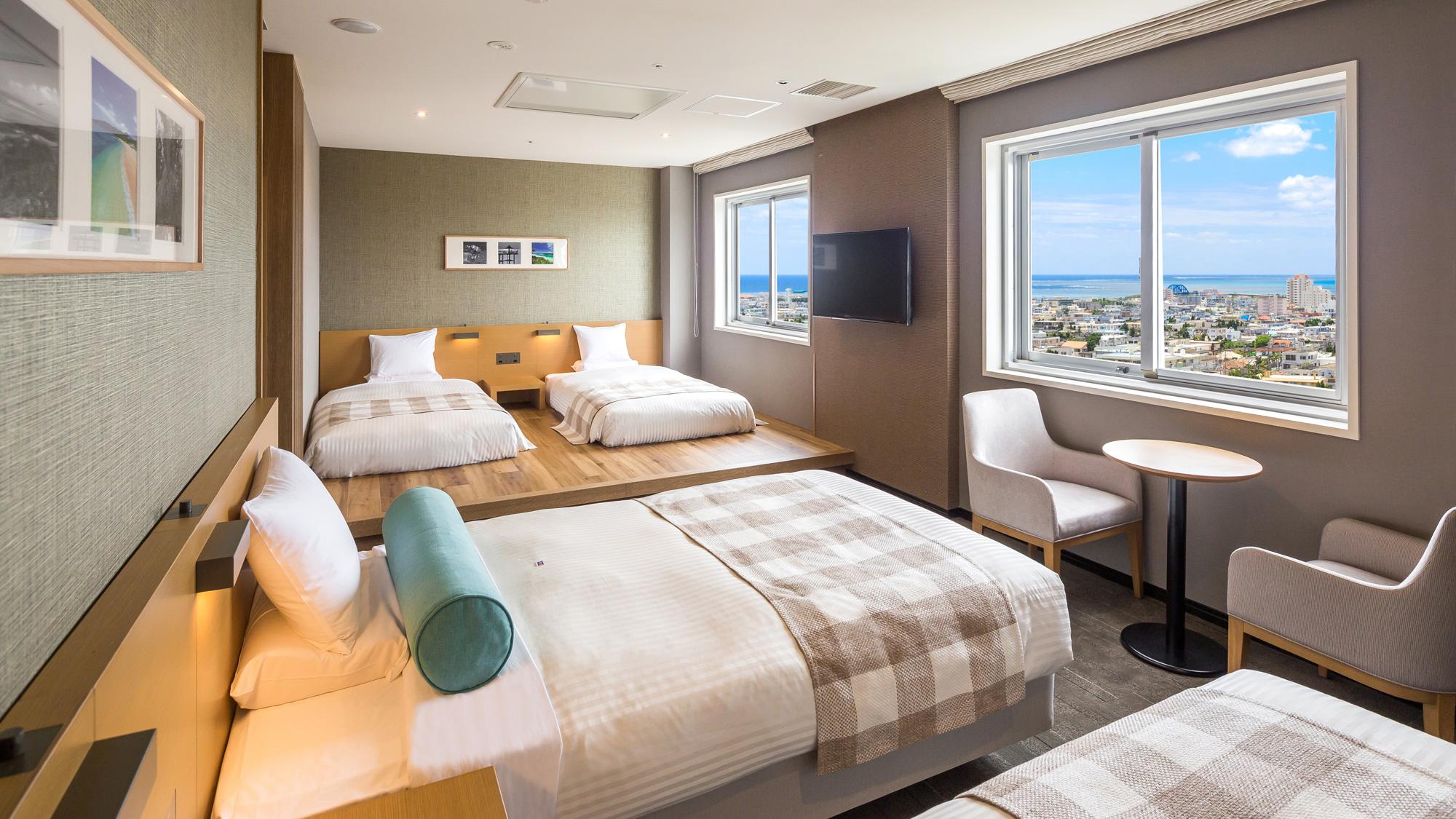 Deluxe, Quadruple, Ocean View, Night View