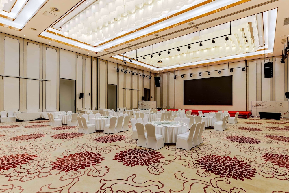 Howard Johnson Lakeview Hotel Huaibei 39/48