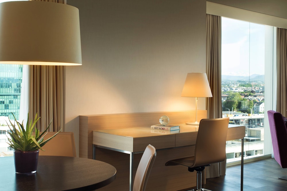 RENAISSANCE ZURICH TOWER HOTEL 29/41