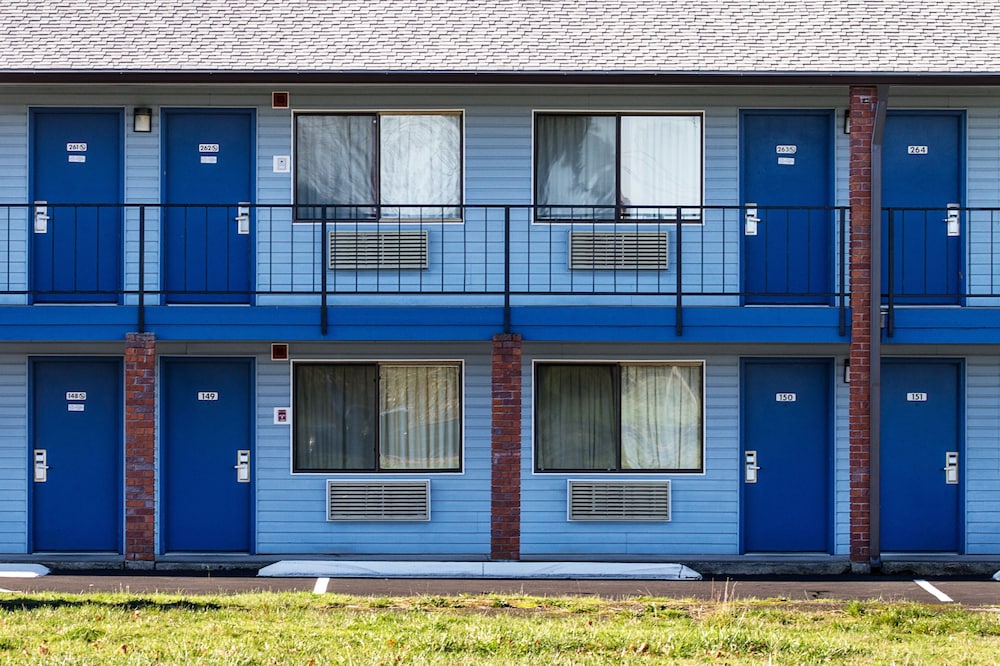 Super 8 by Wyndham Vancouver East 2/51