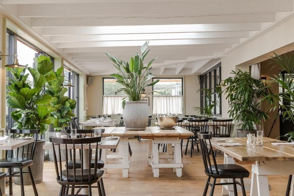 The Gallivant Hotel 50/58