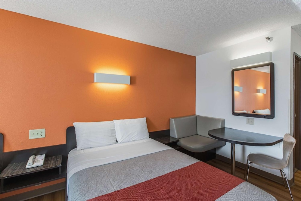 Motel6 Omaha, NE 20/55