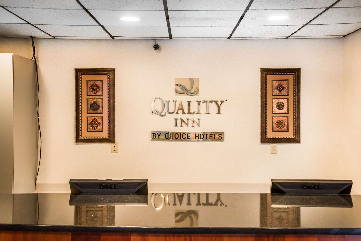 Hudson Inn & Suites (ex Quality Inn) 3/38