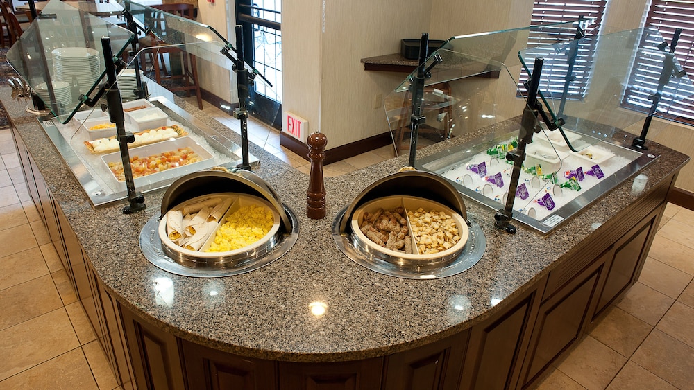 Staybridge Suites East Stroudsburg Poconos 52/69
