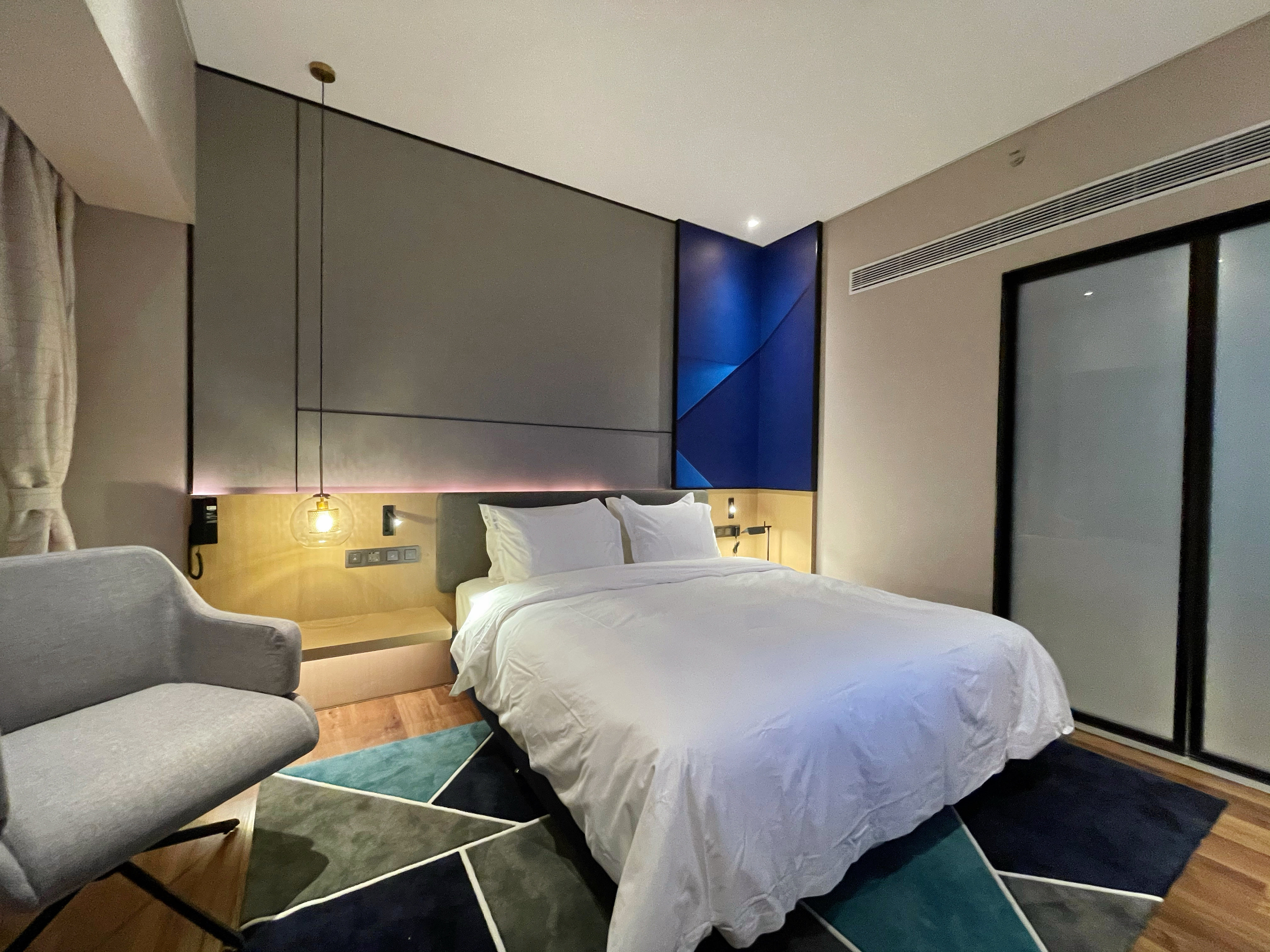 Holiday Inn Express Shenzhen Longhua 31/77
