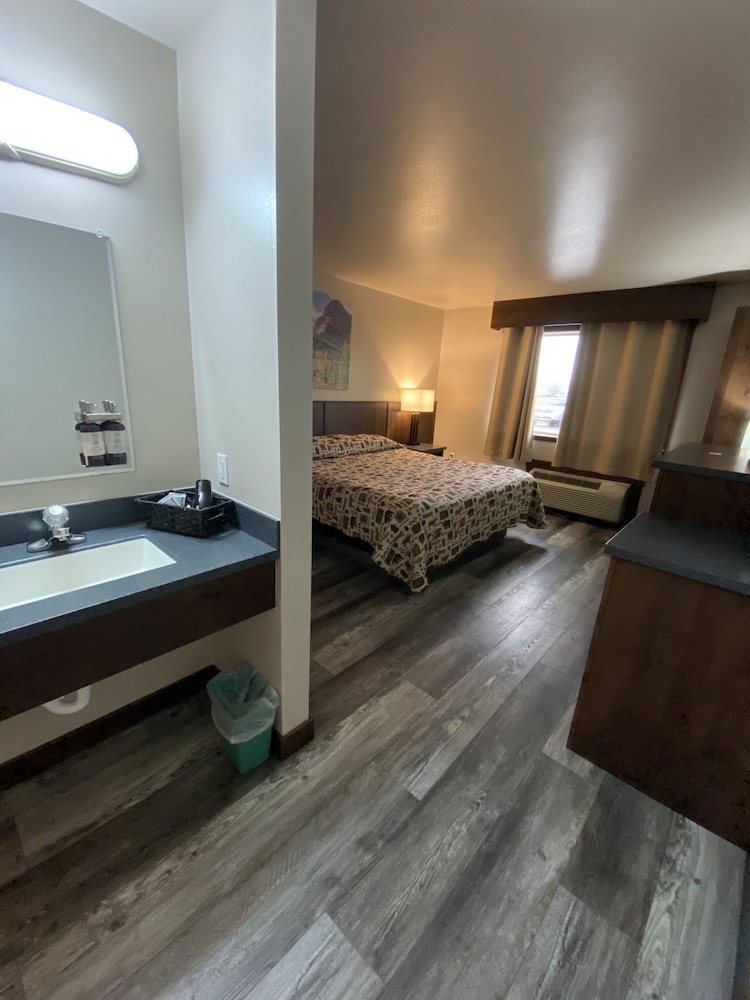 Ninepipes Lodge 20/50